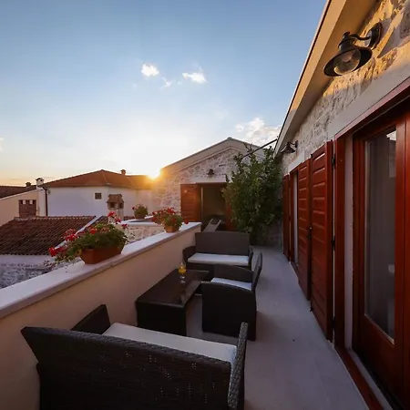 Holiday Home Mare Petrcane Exteriér fotografie